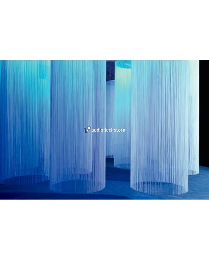 Tende a spaghetti grigi riflettenti per creare ambienti, coreografie