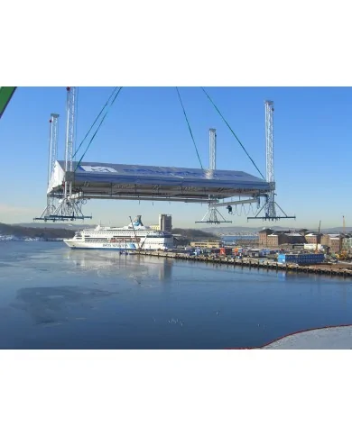 Palco coperto per manifestazioni all' aperto