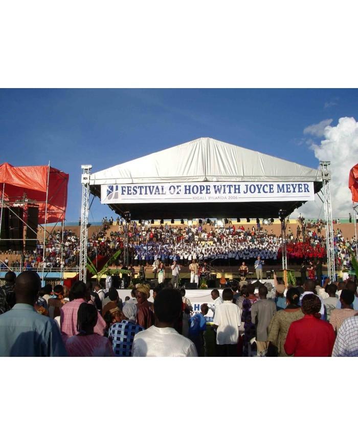 Palco coperto per manifestazioni all' aperto