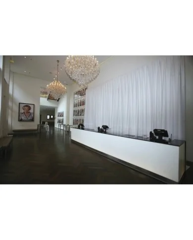 Drappeggio Bianco per fondali di scena o pareti mobili