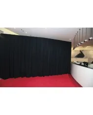 Tenda Fondale Medium Gloss Satin drappeggiato nero 330(l) x 250(h)cm - Pipe and Drape MGS 175 g/m²