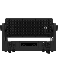 Solar 27Q è un proiettore wash da esterno compatto e privo di ventole