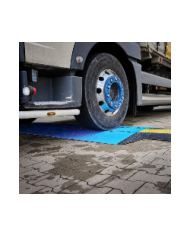 Rampa attraversamento per sedie a rotelle, carrozzine, disabili Rampa attraversamento per sedie a rotelle, carrozzine, disabili