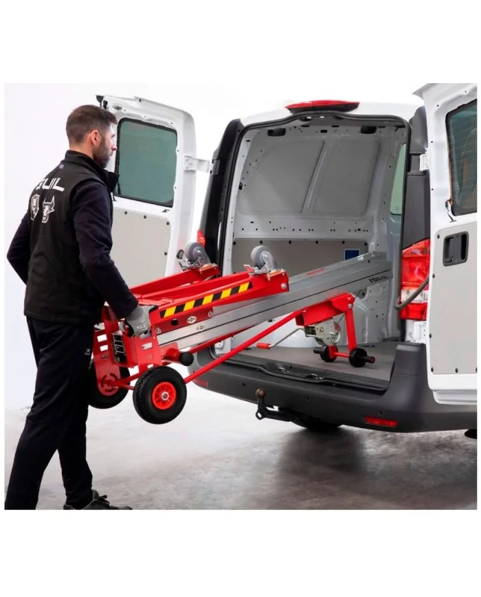 Elevatore industriale per trasportato sia vertic. che orizzontalmente