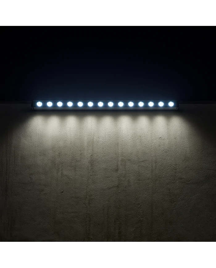 Cameleon Bar 16 è una Barra 16x 5 W LED RGBW IP65 per indoor e outdoor