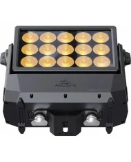 Smart BatWash è un Wash Light outdoor ad alta potenza anche a batterie