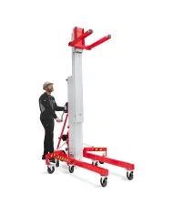 Come sollevare carichi pesanti con un elevatore professionale