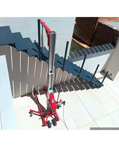 Come sollevare vetri e vetrate con un elevatore manuale